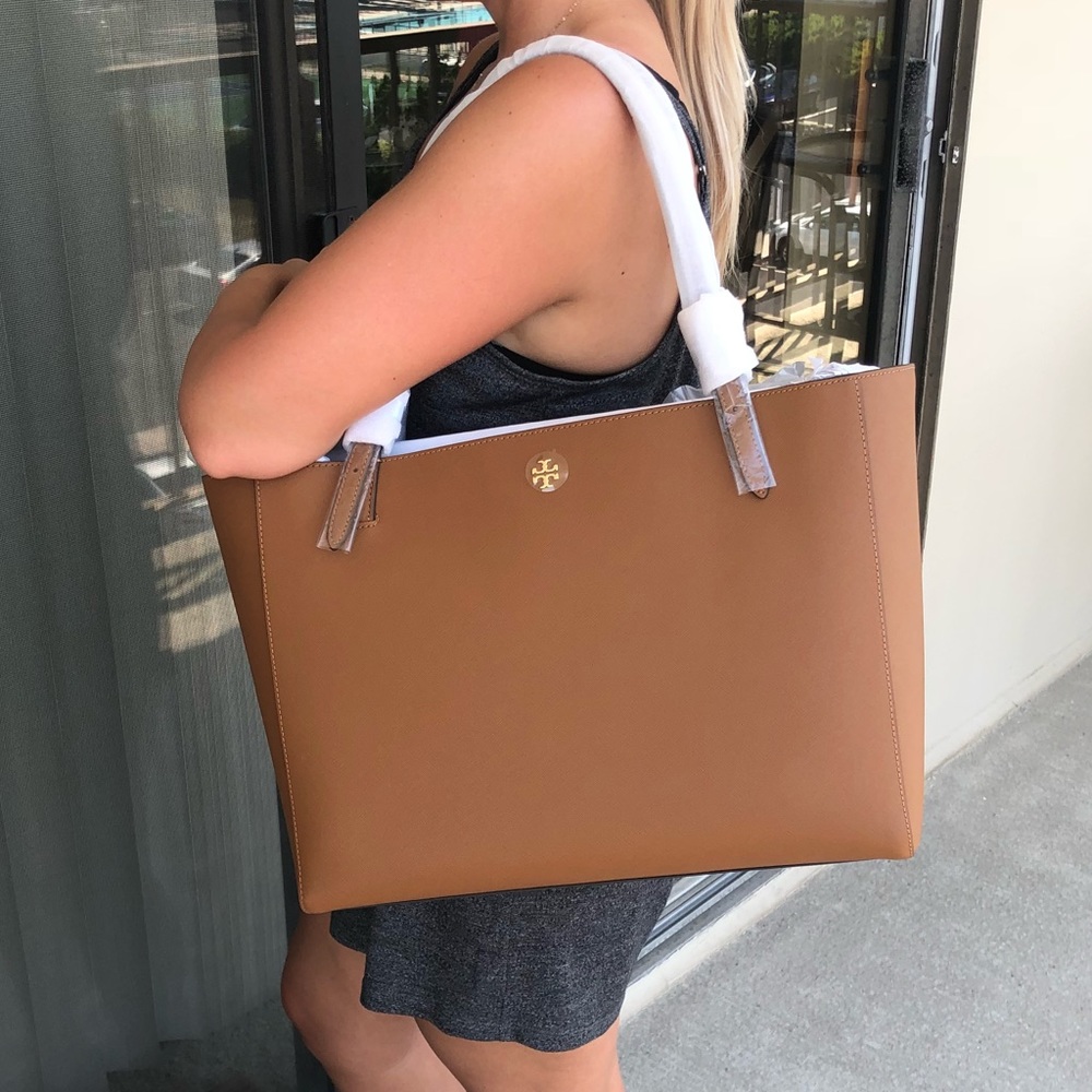 HPπΊπΈTory Burch large Emerson buckle tote - Picture 2 of 8